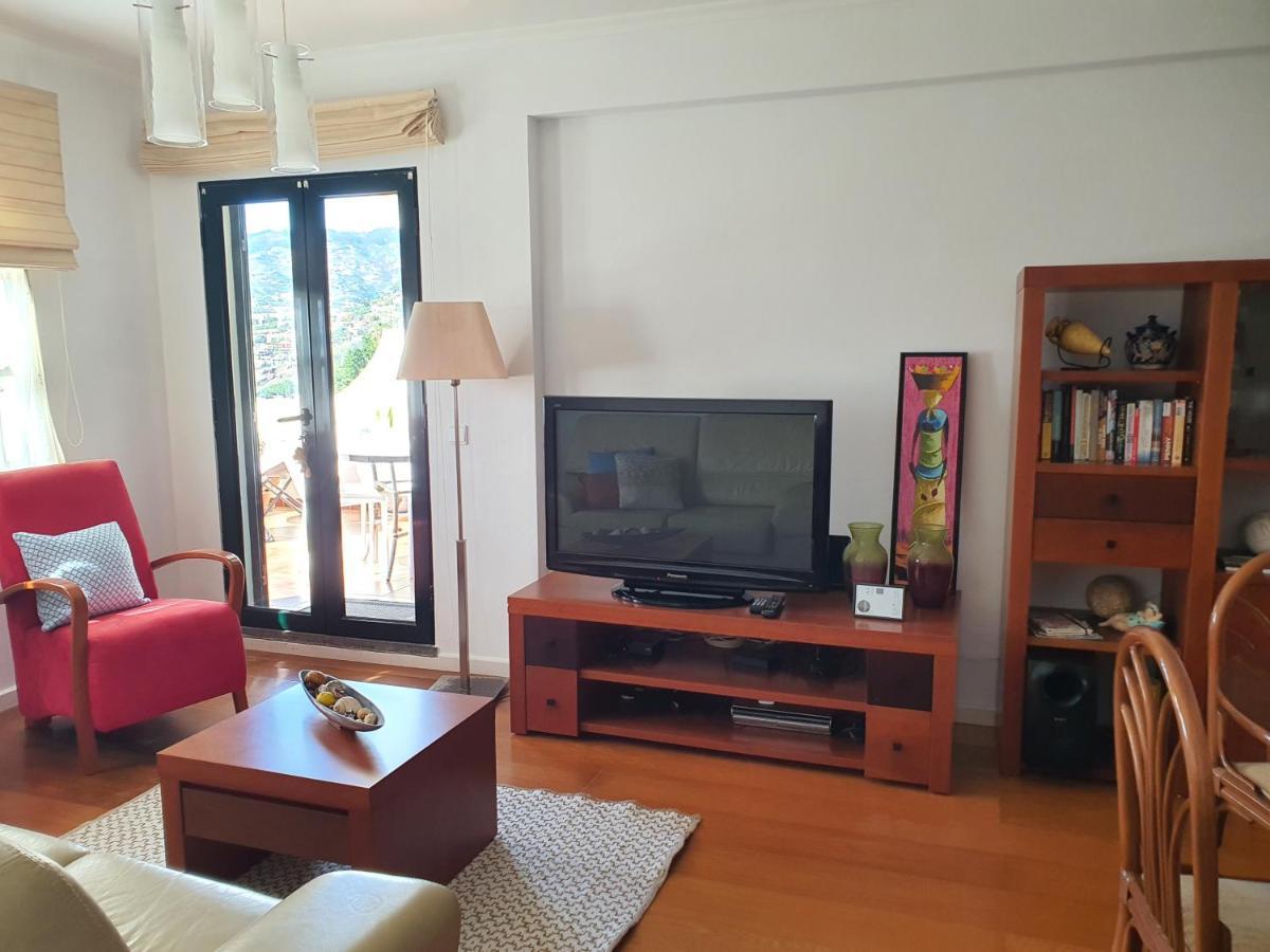 Luzia'S Apartment - 2 Bedroom Apartment Sleeps 4 Funchal  Bagian luar foto
